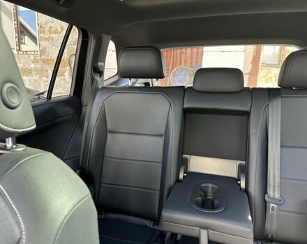 Черный Фольксваген Тигуан, объемом двигателя 2 л и пробегом 23 тыс. км за 37700 $, фото 11 на Automoto.ua