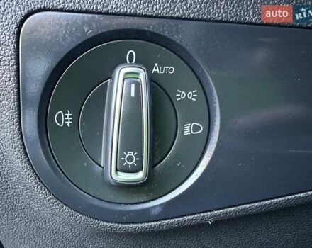 Черный Фольксваген Тигуан, объемом двигателя 2 л и пробегом 180 тыс. км за 29550 $, фото 49 на Automoto.ua