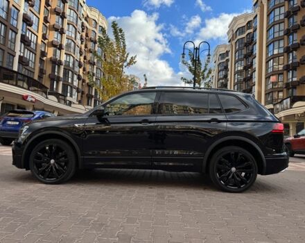 Чорний Фольксваген Тігуан, об'ємом двигуна 2 л та пробігом 123 тис. км за 22000 $, фото 7 на Automoto.ua