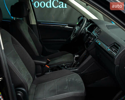 Чорний Фольксваген Тігуан, об'ємом двигуна 1.97 л та пробігом 186 тис. км за 33500 $, фото 40 на Automoto.ua