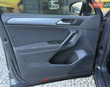 Черный Фольксваген Тигуан, объемом двигателя 2 л и пробегом 165 тыс. км за 29999 $, фото 48 на Automoto.ua