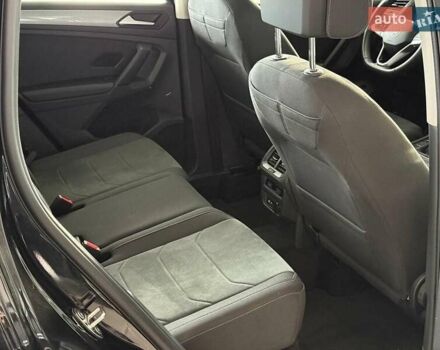 Черный Фольксваген Тигуан, объемом двигателя 2 л и пробегом 56 тыс. км за 33990 $, фото 18 на Automoto.ua