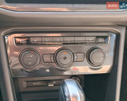 Черный Фольксваген Тигуан, объемом двигателя 2 л и пробегом 46 тыс. км за 22380 $, фото 28 на Automoto.ua