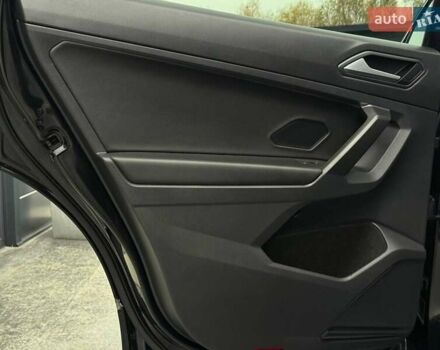 Черный Фольксваген Тигуан, объемом двигателя 1.98 л и пробегом 90 тыс. км за 21500 $, фото 49 на Automoto.ua