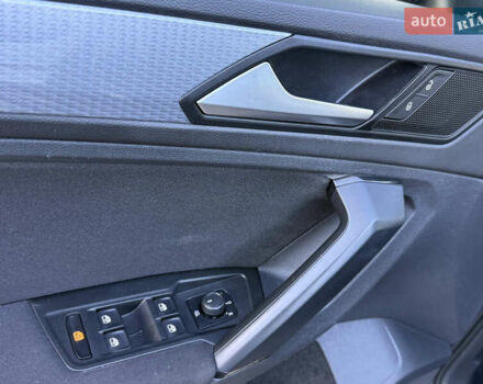 Черный Фольксваген Тигуан, объемом двигателя 2 л и пробегом 165 тыс. км за 29999 $, фото 49 на Automoto.ua