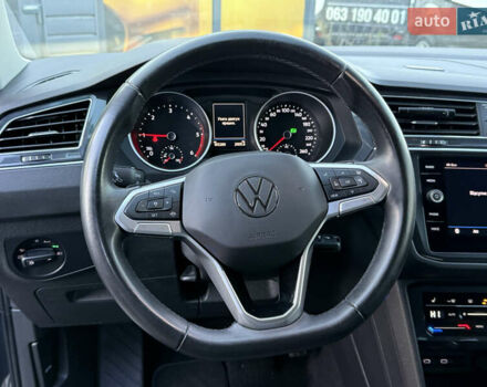 Черный Фольксваген Тигуан, объемом двигателя 2 л и пробегом 165 тыс. км за 29999 $, фото 51 на Automoto.ua