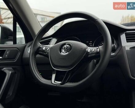 Черный Фольксваген Тигуан, объемом двигателя 1.98 л и пробегом 90 тыс. км за 21500 $, фото 58 на Automoto.ua