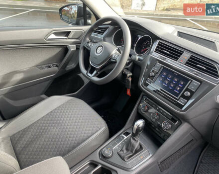 Чорний Фольксваген Тігуан, об'ємом двигуна 1.98 л та пробігом 44 тис. км за 19750 $, фото 35 на Automoto.ua