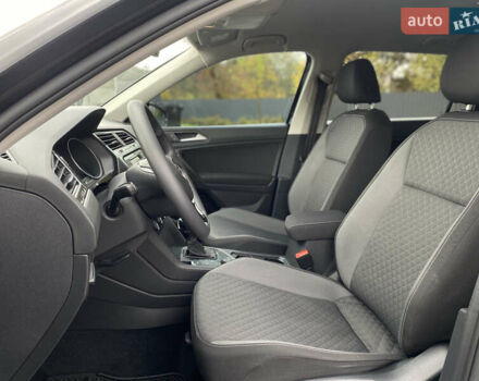 Чорний Фольксваген Тігуан, об'ємом двигуна 1.98 л та пробігом 44 тис. км за 19750 $, фото 20 на Automoto.ua