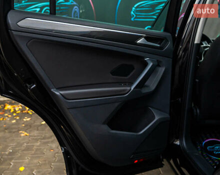 Чорний Фольксваген Тігуан, об'ємом двигуна 1.97 л та пробігом 186 тис. км за 33500 $, фото 50 на Automoto.ua
