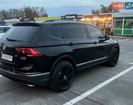 Чорний Фольксваген Тігуан, об'ємом двигуна 2 л та пробігом 56 тис. км за 23700 $, фото 5 на Automoto.ua