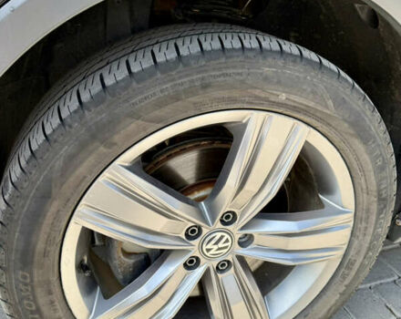 Черный Фольксваген Тигуан, объемом двигателя 1.98 л и пробегом 128 тыс. км за 23000 $, фото 17 на Automoto.ua