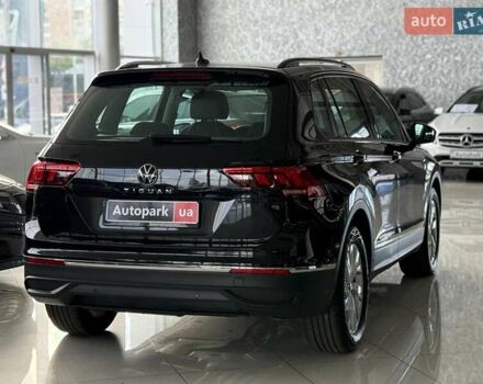 Черный Фольксваген Тигуан, объемом двигателя 2 л и пробегом 56 тыс. км за 33990 $, фото 6 на Automoto.ua