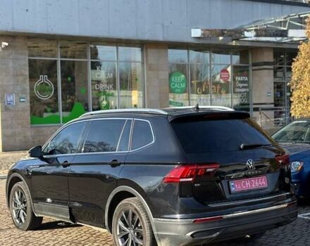 Черный Фольксваген Тигуан, объемом двигателя 2 л и пробегом 68 тыс. км за 24100 $, фото 4 на Automoto.ua