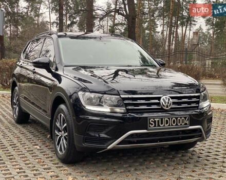 Чорний Фольксваген Тігуан, об'ємом двигуна 1.98 л та пробігом 44 тис. км за 18200 $, фото 4 на Automoto.ua