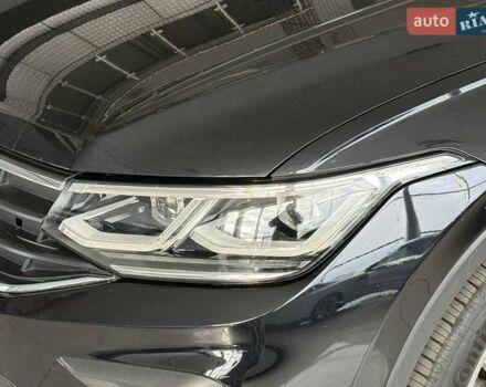 Черный Фольксваген Тигуан, объемом двигателя 2 л и пробегом 56 тыс. км за 33990 $, фото 8 на Automoto.ua