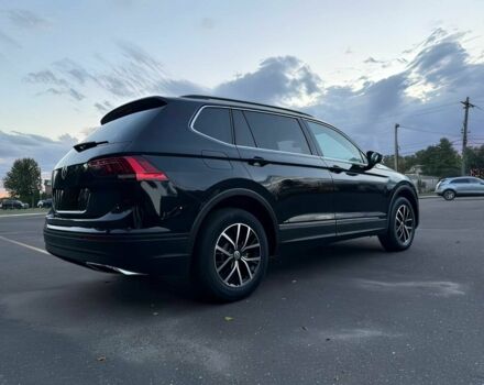 Черный Фольксваген Тигуан, объемом двигателя 2 л и пробегом 29 тыс. км за 9100 $, фото 3 на Automoto.ua