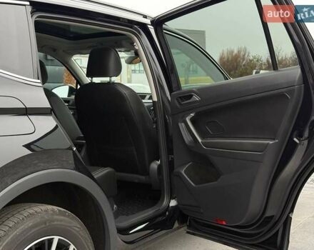 Черный Фольксваген Тигуан, объемом двигателя 1.98 л и пробегом 90 тыс. км за 21500 $, фото 62 на Automoto.ua