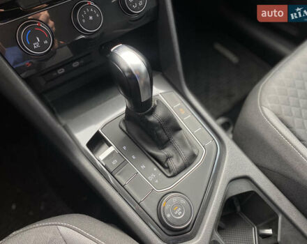 Чорний Фольксваген Тігуан, об'ємом двигуна 1.98 л та пробігом 44 тис. км за 19750 $, фото 31 на Automoto.ua