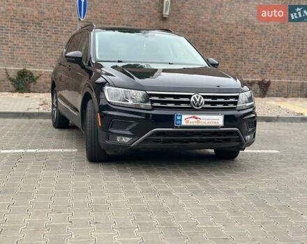 Черный Фольксваген Тигуан, объемом двигателя 1.98 л и пробегом 56 тыс. км за 23500 $, фото 2 на Automoto.ua