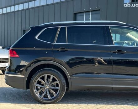 Черный Фольксваген Тигуан, объемом двигателя 2 л и пробегом 23 тыс. км за 25790 $, фото 5 на Automoto.ua