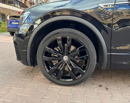 Чорний Фольксваген Тігуан, об'ємом двигуна 2 л та пробігом 123 тис. км за 22000 $, фото 23 на Automoto.ua