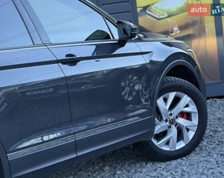 Черный Фольксваген Тигуан, объемом двигателя 2 л и пробегом 165 тыс. км за 29999 $, фото 28 на Automoto.ua