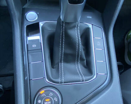 Чорний Фольксваген Тігуан, об'ємом двигуна 1.98 л та пробігом 62 тис. км за 22200 $, фото 21 на Automoto.ua