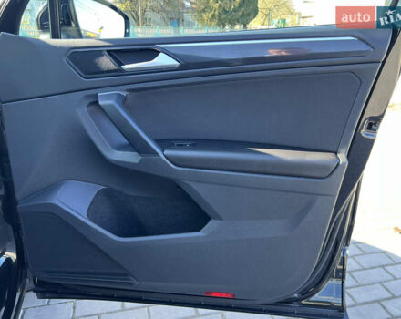 Чорний Фольксваген Тігуан, об'ємом двигуна 1.97 л та пробігом 235 тис. км за 26588 $, фото 25 на Automoto.ua