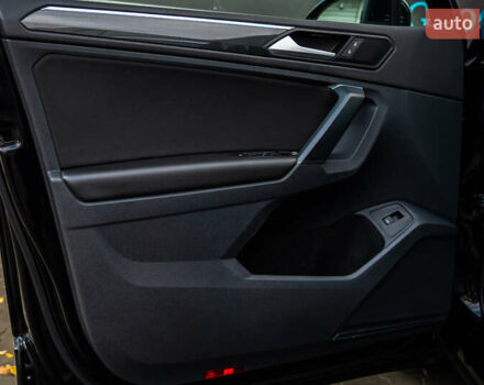 Чорний Фольксваген Тігуан, об'ємом двигуна 1.97 л та пробігом 186 тис. км за 33500 $, фото 47 на Automoto.ua