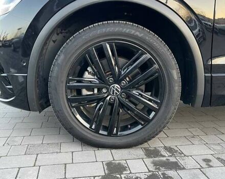 Черный Фольксваген Тигуан, объемом двигателя 2 л и пробегом 49 тыс. км за 25500 $, фото 4 на Automoto.ua