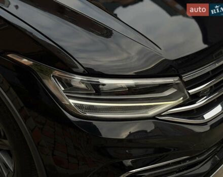 Чорний Фольксваген Тігуан, об'ємом двигуна 1.98 л та пробігом 144 тис. км за 22300 $, фото 3 на Automoto.ua