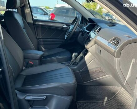 Черный Фольксваген Тигуан, объемом двигателя 2 л и пробегом 23 тыс. км за 25790 $, фото 19 на Automoto.ua