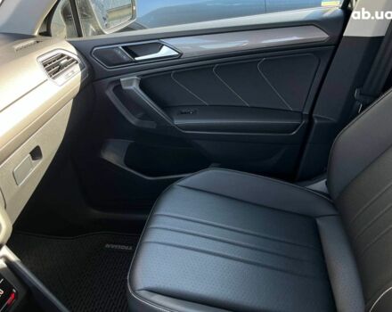 Черный Фольксваген Тигуан, объемом двигателя 2 л и пробегом 23 тыс. км за 25790 $, фото 32 на Automoto.ua