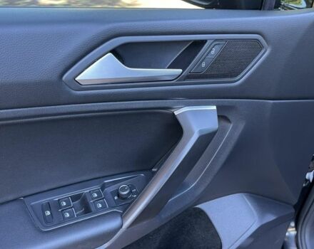 Черный Фольксваген Тигуан, объемом двигателя 2 л и пробегом 80 тыс. км за 21600 $, фото 10 на Automoto.ua