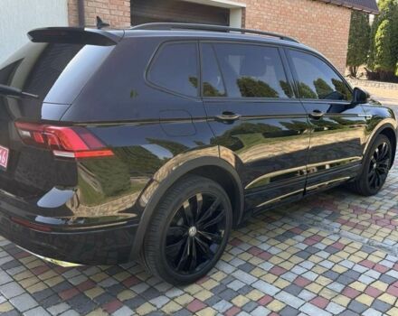 Черный Фольксваген Тигуан, объемом двигателя 2 л и пробегом 80 тыс. км за 21600 $, фото 19 на Automoto.ua