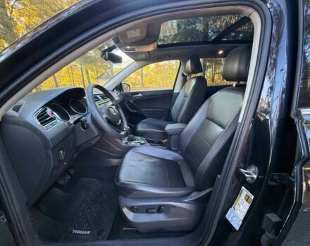 Чорний Фольксваген Тігуан, об'ємом двигуна 2 л та пробігом 26 тис. км за 12300 $, фото 9 на Automoto.ua