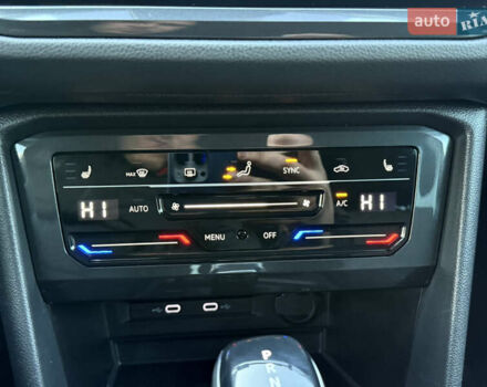 Черный Фольксваген Тигуан, объемом двигателя 2 л и пробегом 165 тыс. км за 29999 $, фото 55 на Automoto.ua