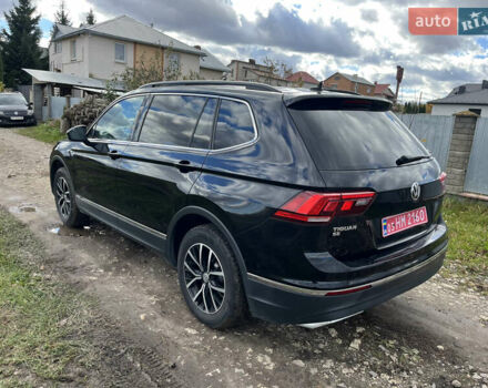Черный Фольксваген Тигуан, объемом двигателя 2 л и пробегом 107 тыс. км за 21500 $, фото 1 на Automoto.ua