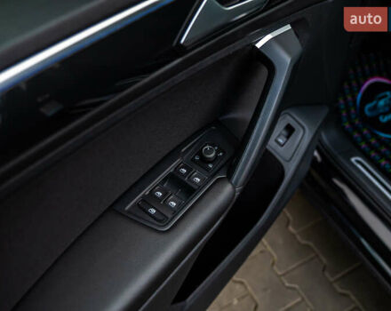 Чорний Фольксваген Тігуан, об'ємом двигуна 1.97 л та пробігом 186 тис. км за 33500 $, фото 48 на Automoto.ua