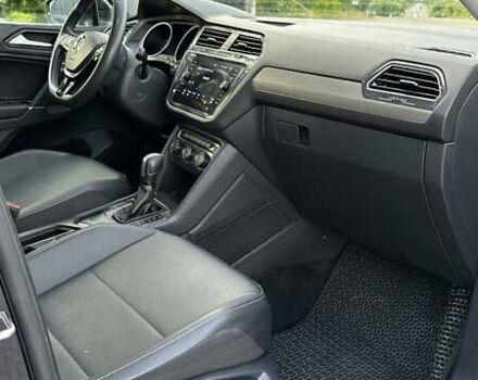 Черный Фольксваген Тигуан, объемом двигателя 2 л и пробегом 101 тыс. км за 22750 $, фото 15 на Automoto.ua