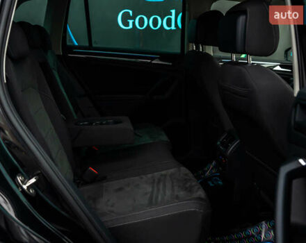 Чорний Фольксваген Тігуан, об'ємом двигуна 1.97 л та пробігом 186 тис. км за 33500 $, фото 42 на Automoto.ua