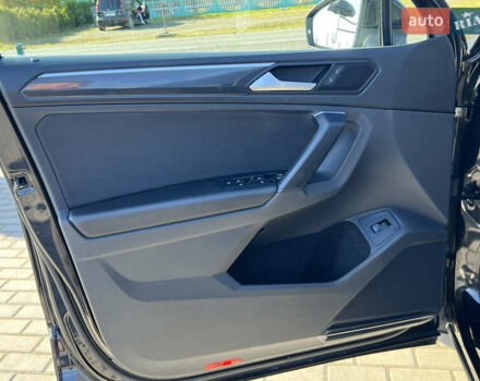 Чорний Фольксваген Тігуан, об'ємом двигуна 1.97 л та пробігом 235 тис. км за 26588 $, фото 12 на Automoto.ua