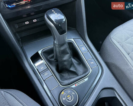 Черный Фольксваген Тигуан, объемом двигателя 2 л и пробегом 165 тыс. км за 29999 $, фото 56 на Automoto.ua