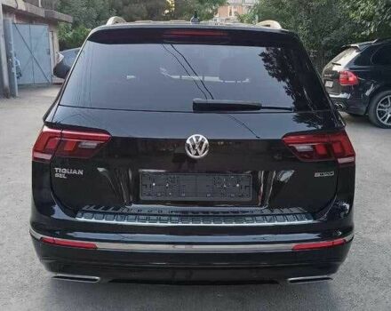 Черный Фольксваген Тигуан, объемом двигателя 0 л и пробегом 72 тыс. км за 14700 $, фото 7 на Automoto.ua