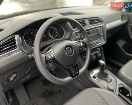 Чорний Фольксваген Тігуан, об'ємом двигуна 1.98 л та пробігом 44 тис. км за 19750 $, фото 22 на Automoto.ua