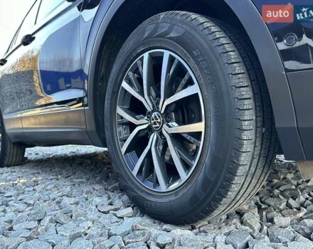 Черный Фольксваген Тигуан, объемом двигателя 2 л и пробегом 180 тыс. км за 29550 $, фото 17 на Automoto.ua