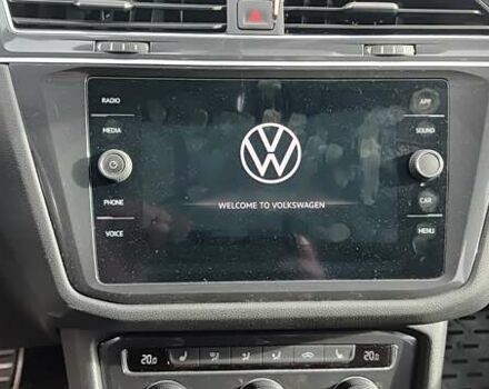 Чорний Фольксваген Тігуан, об'ємом двигуна 2 л та пробігом 123 тис. км за 22500 $, фото 26 на Automoto.ua