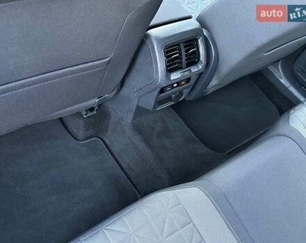 Черный Фольксваген Тигуан, объемом двигателя 2 л и пробегом 180 тыс. км за 29550 $, фото 81 на Automoto.ua