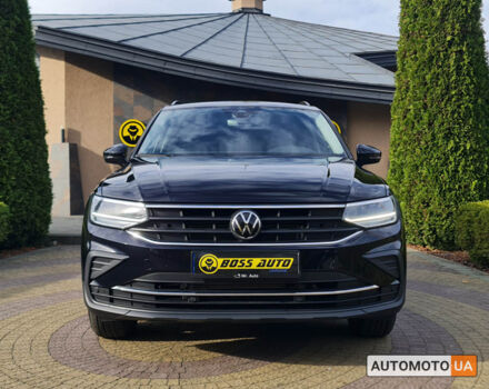 Чорний Фольксваген Тігуан, об'ємом двигуна 2 л та пробігом 25 тис. км за 28400 $, фото 1 на Automoto.ua
